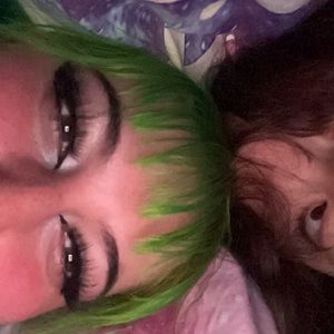 thic goth emo up fpr grabs